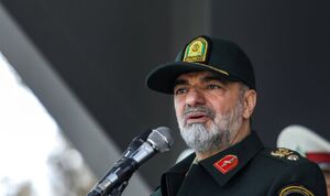 فرمانده کل فراجا: عوامل حمله تروریستی خاش - ایرانشهر به زودی به سزای اعمال ننگین‌نشان خواهند رسید