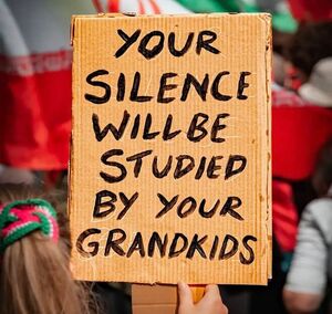 آیندگان می‌خوانند که دیدیم و سکوت کردیم