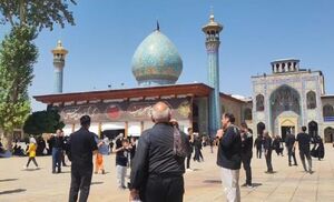 فیلم/ زنجیرزنی عزاداران شهادت امام رضا(ع) در حرم شاهچراغ(ع)