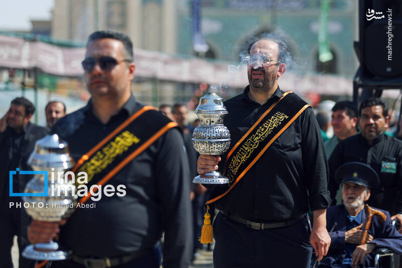 عکس/ عزاداری خادمان حرم حضرت معصومه(س) در روز ۳۰ صفر