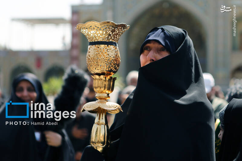 عکس/ عزاداری خادمان حرم حضرت معصومه(س) در روز ۳۰ صفر