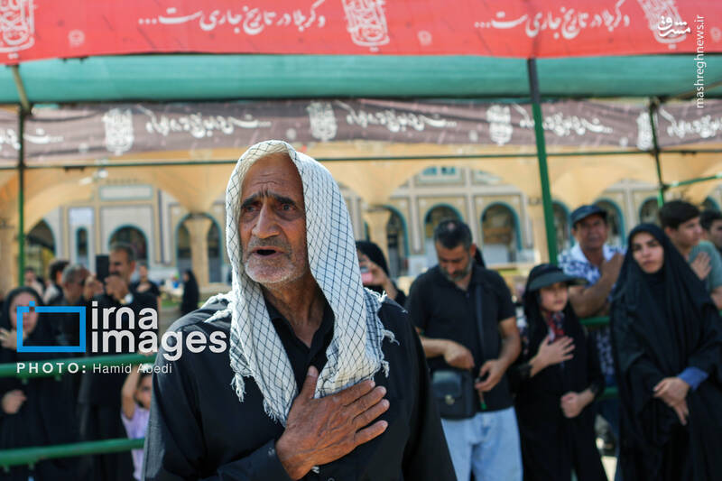 عکس/ عزاداری خادمان حرم حضرت معصومه(س) در روز ۳۰ صفر