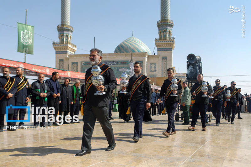 عکس/ عزاداری خادمان حرم حضرت معصومه(س) در روز ۳۰ صفر