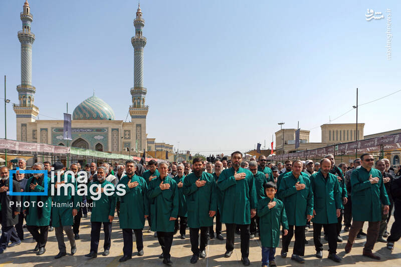 عکس/ عزاداری خادمان حرم حضرت معصومه(س) در روز ۳۰ صفر