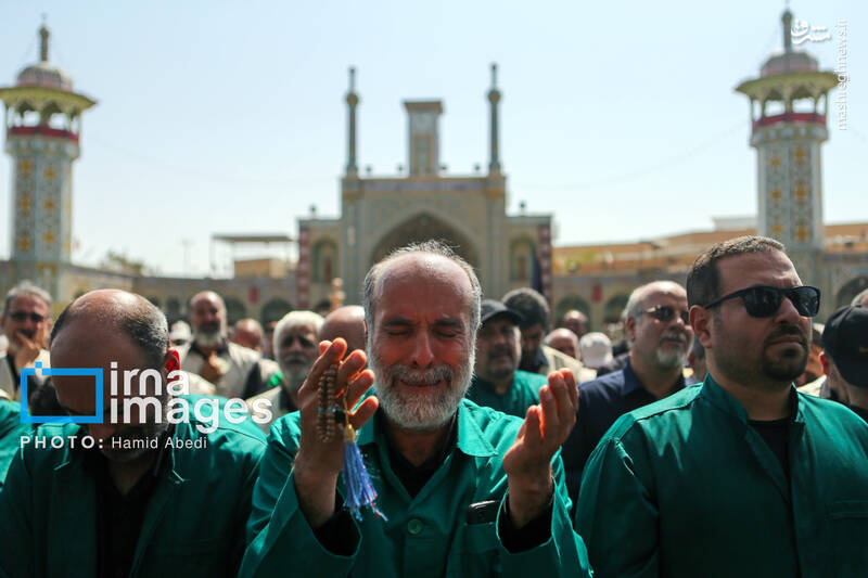 عکس/ عزاداری خادمان حرم حضرت معصومه(س) در روز ۳۰ صفر