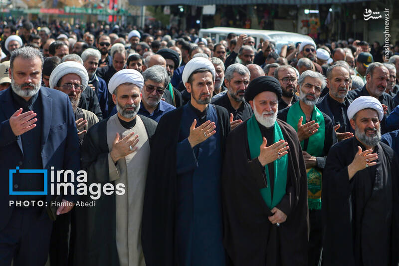 عکس/ عزاداری خادمان حرم حضرت معصومه(س) در روز ۳۰ صفر