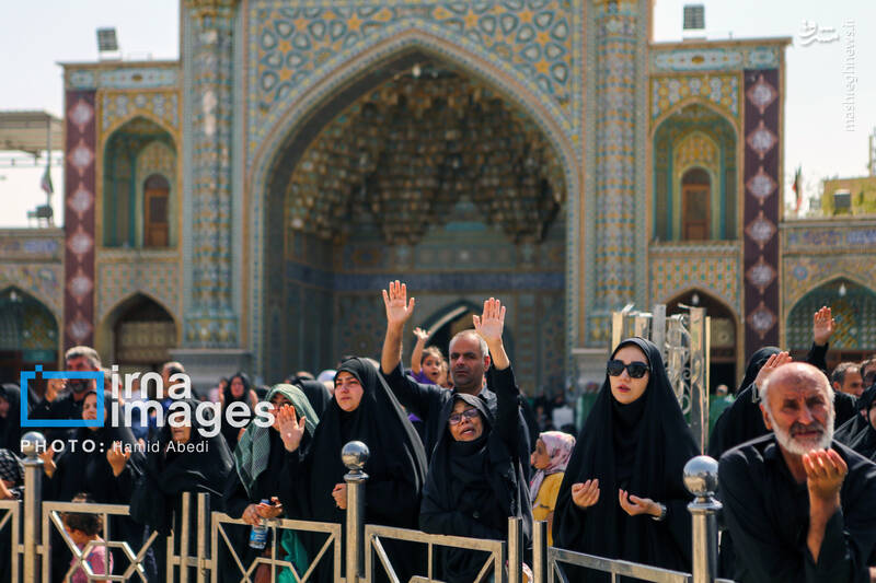 عکس/ عزاداری خادمان حرم حضرت معصومه(س) در روز ۳۰ صفر