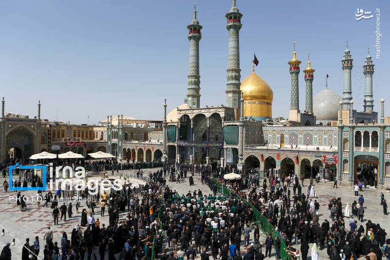 عکس/ عزاداری خادمان حرم حضرت معصومه(س) در روز ۳۰ صفر