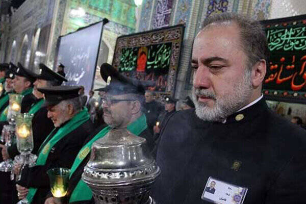 امام،رضا،حرم،خادمي،رضوي،هشتم،لباس،زائران،خدمت،تلويزيون،دست،ب ...