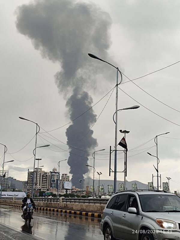 حملات هوایی رژیم صهیونیستی علیه پایتخت یمن +عکس