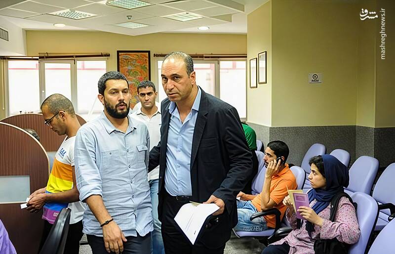 «حمید فرخنژاد» چگونه همایش سلطنتطلبان را تبدیل به یک نمایش کمدی کرد؟ + عکس و فیلم 4