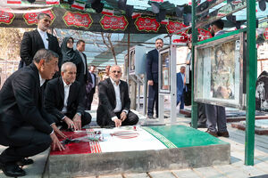 فیلم/ حضور رئیس‌جمهور در گلزار شهدای بهشت زهرا