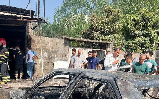 آتش‌سوزی در مکانیکی و صافکاری منجربه سوختن 3 خودرو شد 3