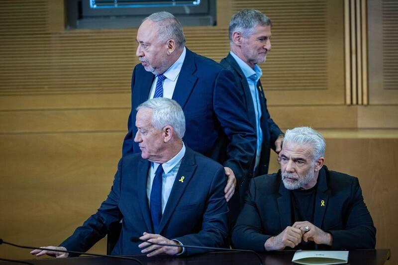 موج بیسابقه اعتراضات و شورش داخلی در سرزمینهای اشغالی/ نبرد قدرت در تلآویو؛ اپوزیسیون برای سرنگونی کابینه نتانیاهو متحد شد