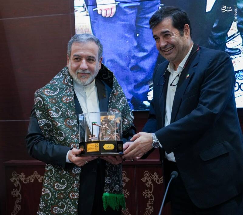 عکس / نشست مشترک روسای فدراسیونهای ورزشی با عراقچی 16