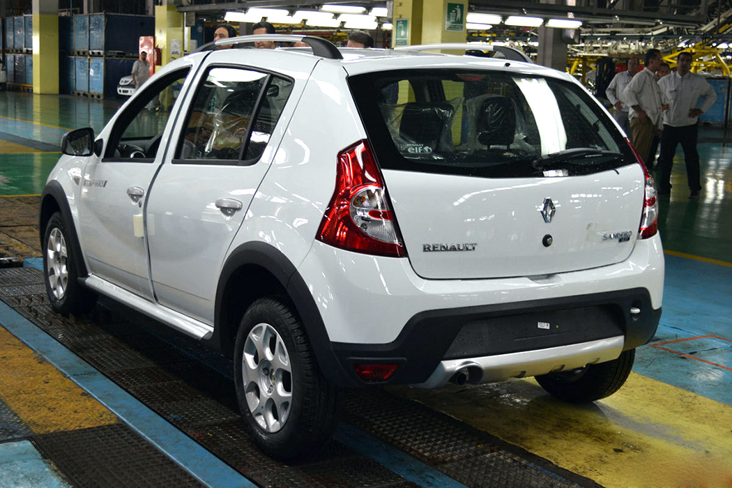 بیمه بدنه ساندرو؛ قیمت، پوششها و نکاتی که باید بدانید