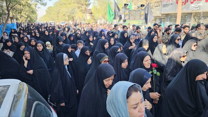 عکس/ تشییع شهید "رحیم محمدی" در زرند