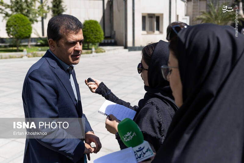 عکس / اعضای هیأت دولت در جمع خبرنگاران 31