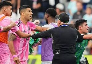 فیلم/ مجازات سنگین سوارز به خاطر حرکت غیراخلاقی