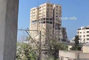 لحظه انهدام برج مسکونی السوسی در غزه