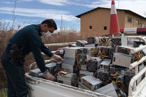 فیلم/ کشف ۳۰۰ هزار ماینر غیرمجاز در کشور کشف ۳۰۰ هزار ماینر غیرمجاز در کشور