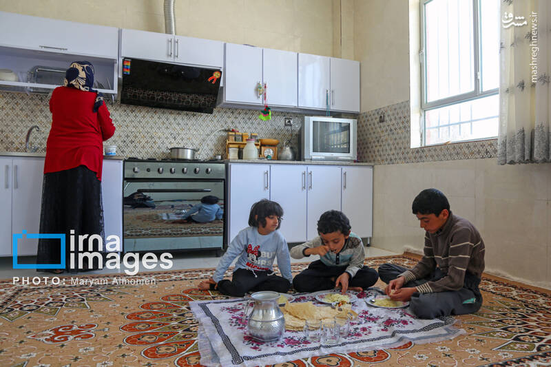 عکس / معلمی برای 3 دانش آموز 31