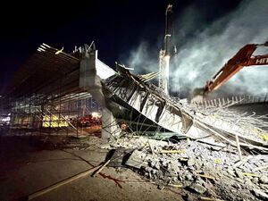 تصاویری از ریزش پل در حال ساخت در کربلای معلی