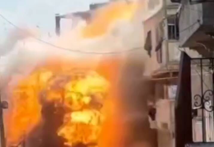  لحظه انهدام چند خانه مسکونی در غزه
