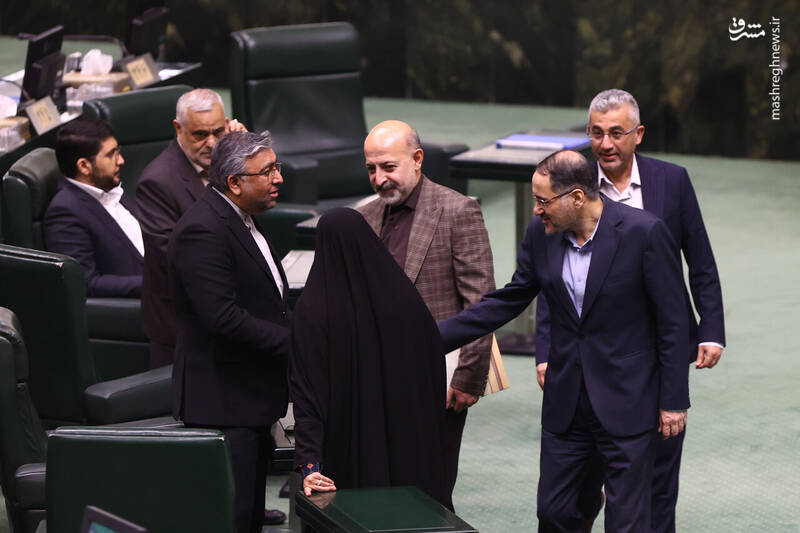 عکس / نشست علنی مجلس یکشنبه 16 شهریور 33