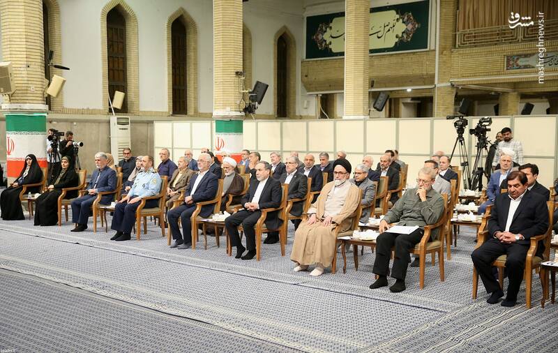 عکس / دیدار رئیس‌جمهور و اعضای هیئت دولت با رهبر انقلاب 4