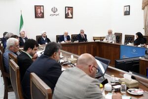 عارف: باید به دنبال ریشه‌کن کردن فساد اقتصادی باشیم