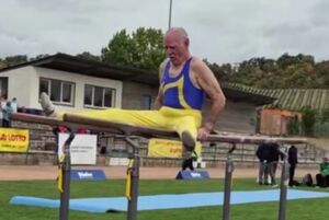 فیلم / حرکات جالب ژیمناستیککار 90 ساله