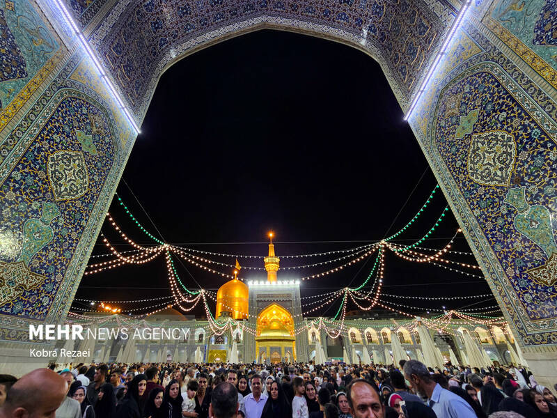  مدیحه خوانی مهدی سلحشور در شب میلاد رسول الله(ص) در حرم رضوی