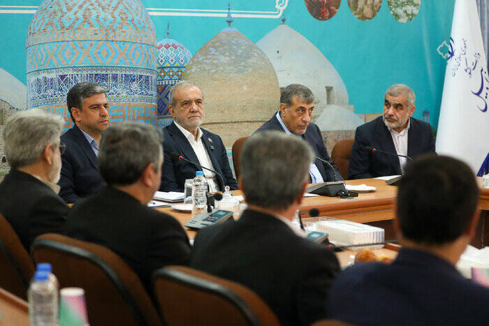 پزشکیان: مدرسه و دانشگاه آینده کشور را میسازد / به جای تخریب نقد سازنده کنیم 3