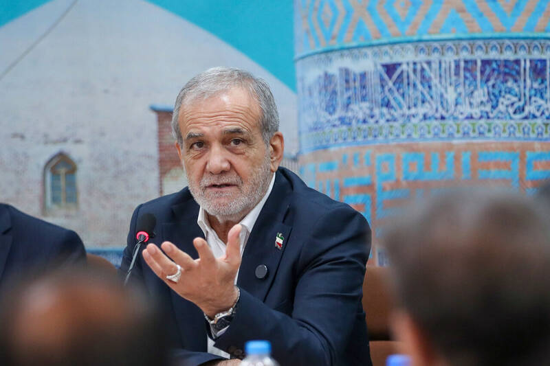 رئیس‌جمهور: هیچ قدرتی نمی‌تواند ما را به تسلیم وا دارد/ بزرگترین عامل تورم، دولت است/ اگر ولایتمدار هستیم، اسراف نکنیم