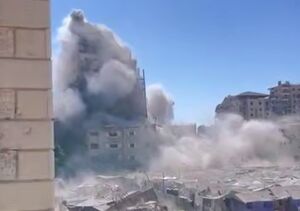 لحظه تخریب برج النور غزه توسط جنگنده‌های دشمن