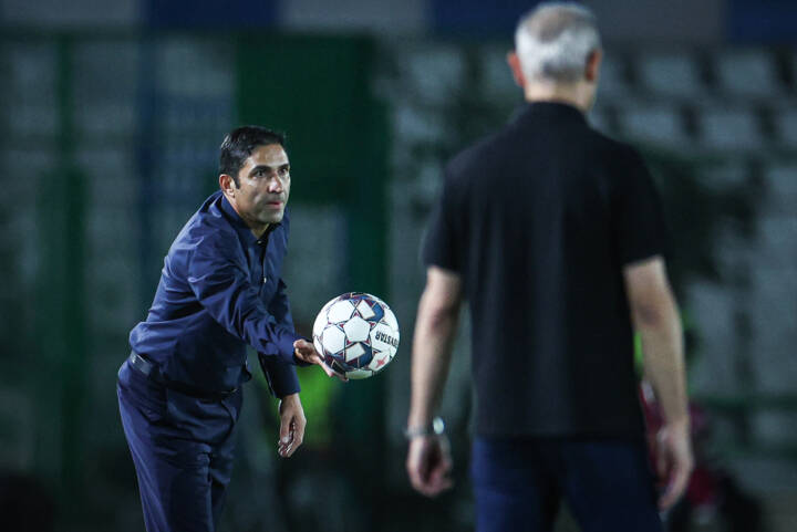 تصمیم عجیب هاشمیان در بازی مقابل فولاد؛ تعویضی که ترمز پرسپولیس را کشید