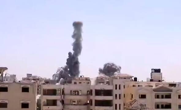  لحظه بمباران ساختمان مسکونی در محله تل الهوا در غزه