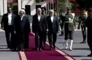 فیلم / عزیمت رئیس جمهور به قطر در فرودگاه مهرآباد