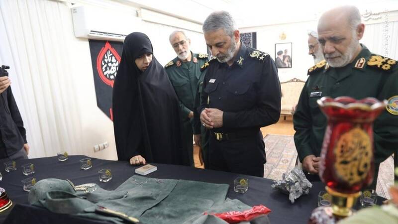 دیدار سرلشکر موسوی با خانواده شهدای جنگ ۱۲ روزه+ عکس