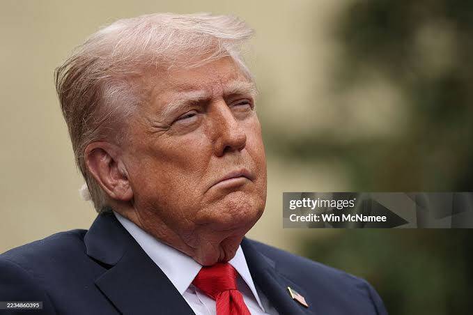 عاقبت تمسخر یک رهبر معنوی بزرگ/ وقتی ترامپ ابله به اندازه نتانیاهوی جانی هم شعور ندارد!+عکس و فیلم