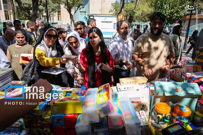 عکس/ بازار نوشت افزار در آستانه آغاز سال تحصیلی