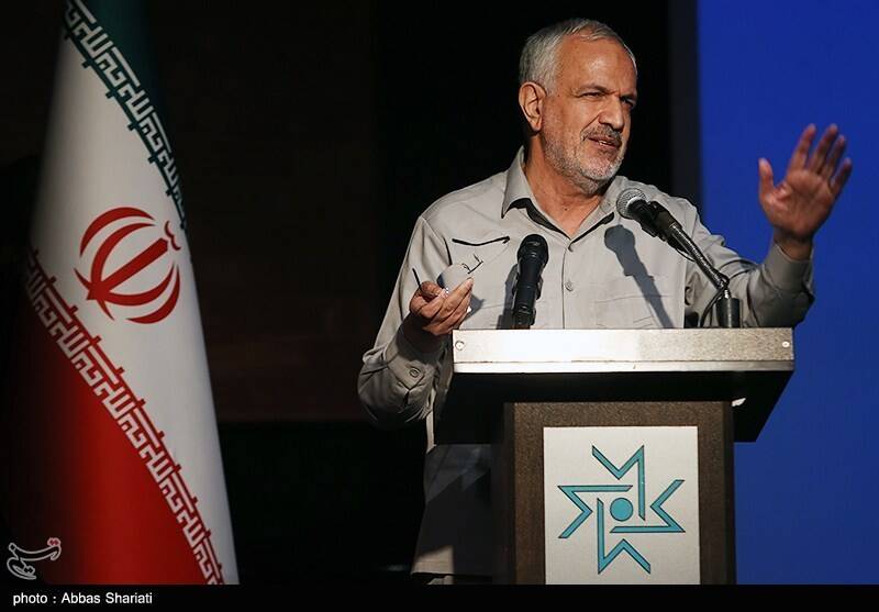 کاریکاتور علیه "باجنیوزها"؛ هنرمندان علیه فساد رسانهای 4