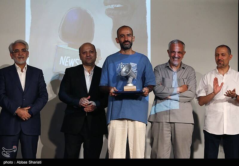 کاریکاتور علیه "باجنیوزها"؛ هنرمندان علیه فساد رسانهای 6