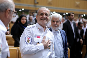 عکس/ حضور پزشکیان در پنجاهمین سالگرد تأسیس اورژانس