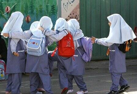 کوله پشتی نامناسب؛ زنگ خطر سلامت دانش‌آموزان 3