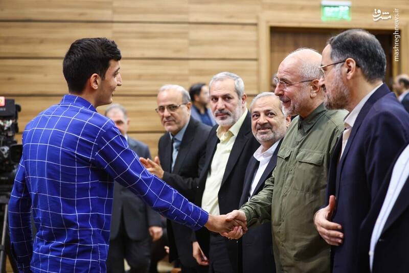 عکس / حضور قالیباف در اولین کارسوق حکمرانی دادهمحور 9
