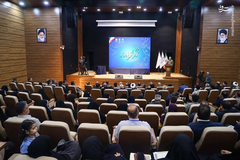 عکس / حضور قالیباف در اولین کارسوق حکمرانی دادهمحور 30