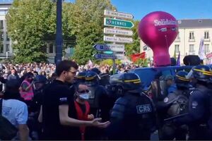 اعتراضات جنبش «همه‌چیز را مسدود کنید» در فرانسه بار دیگر آغاز شد + فیلم