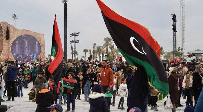 تجمع مردمی در میدان «شهدا» طرابلس در سالگرد قیام 17 فوریه/ 29 بهمن 1403